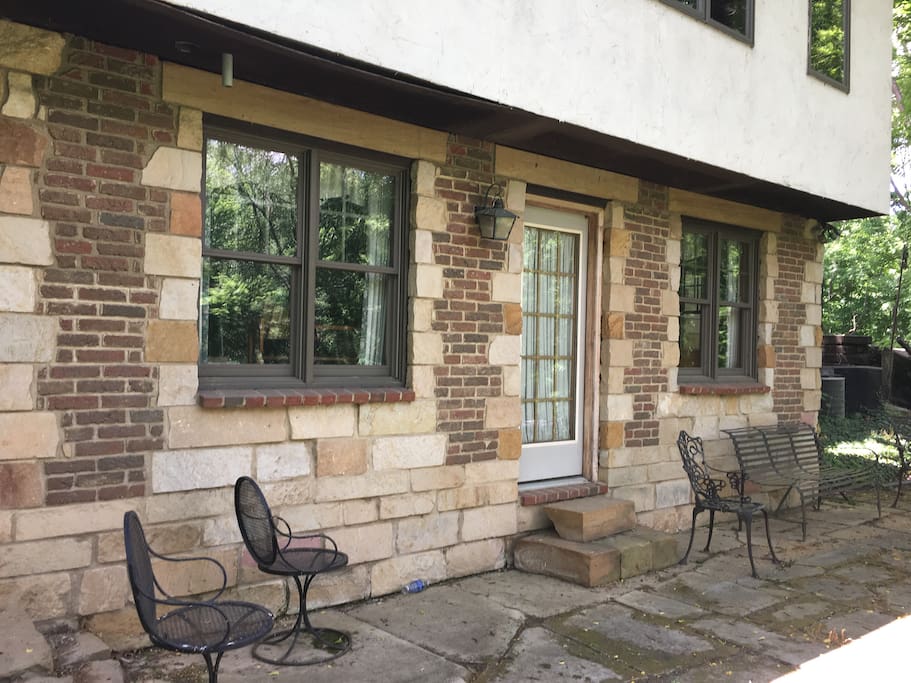 Private access and patio