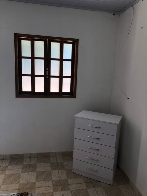 Janela e Comoda para roupas