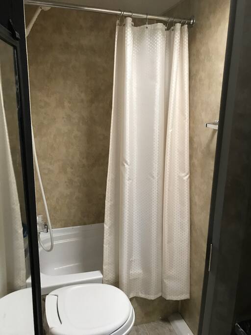 Bathroom: Shower/tub, toilet. (Personal hygiene amenities NOT provided - shampoo, soap, towels etc.)