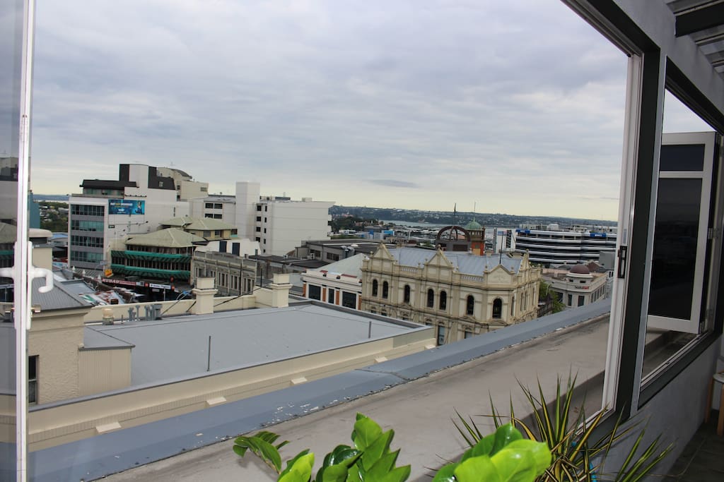 View over Auckland City and Waitemata Harbour Right in the heart of K Road.