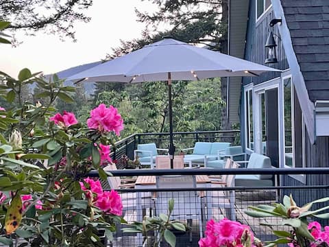 Coastal Contemporary Retreat with Private Hot Tub