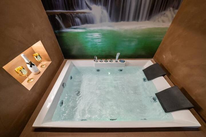 LUXURY SUITE gallery image 3