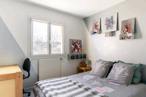 2 bedrooms+ breakfast 4 people, parking.