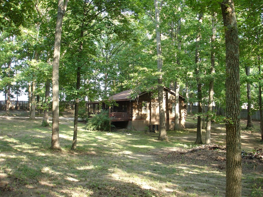 Log Cabin on wooded acre - Cabins for Rent in Tuscumbia ...