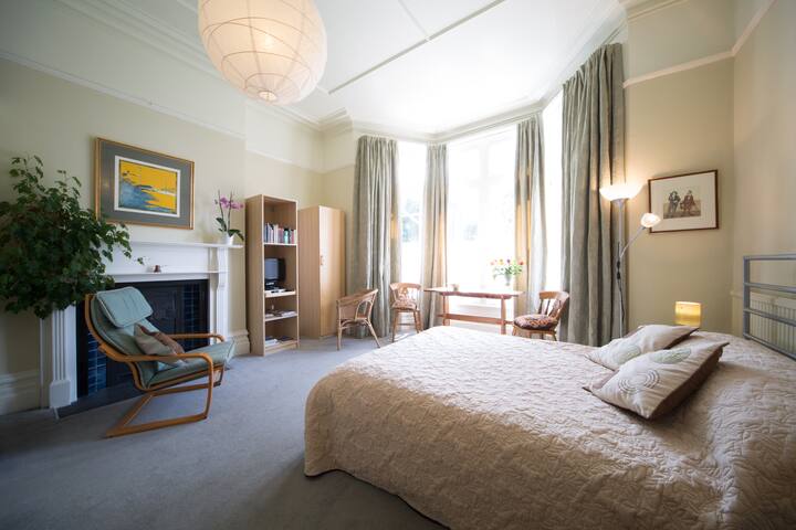 Airbnb Bristol Holiday Rentals Places To Stay England