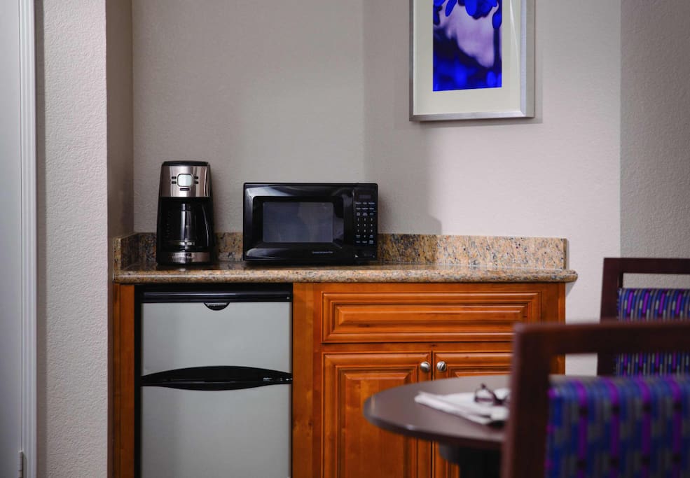 Mini fridge/Microwave