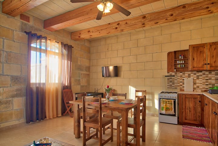 Ta' Guzi Holiday Farmhouse - Malta