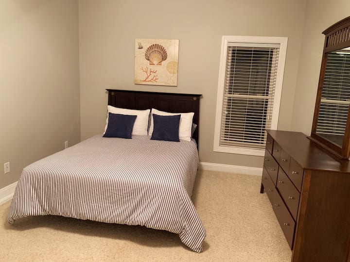 Guest Bedroom with Queen Size Bed 