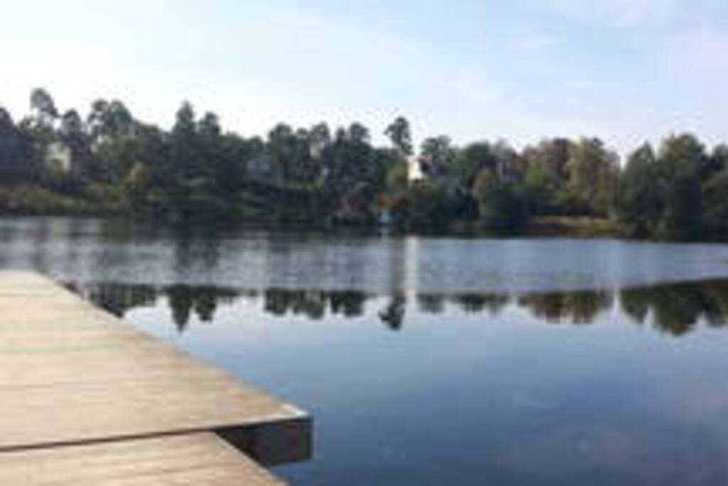 Bagarsjön
Vår härliga varma badsjö (Bagarsjön) med sandstrand och badbryggor.