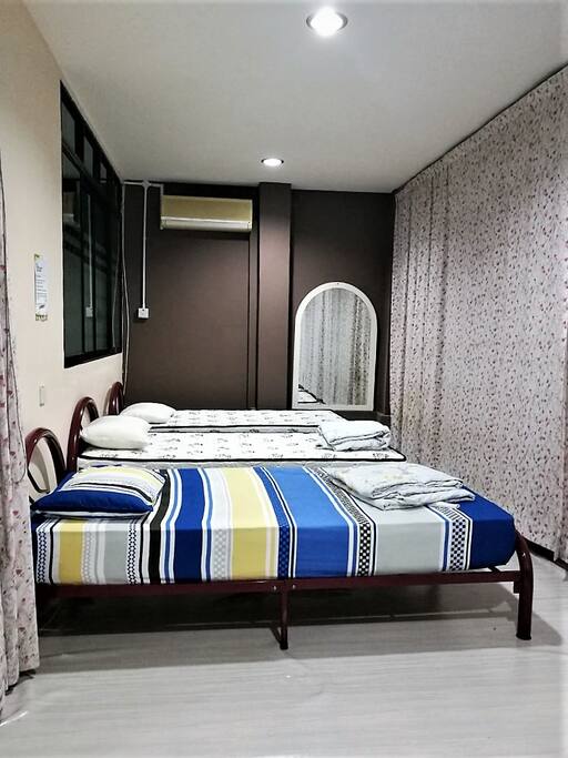 A/C - 3 Single Beds - 1B
