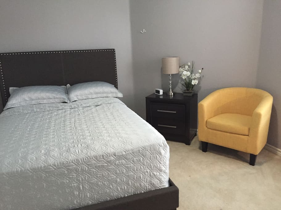Full size bed