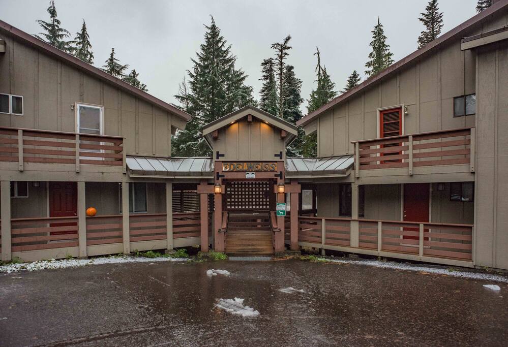 Knotty Pine-Parking and entrance to Edleweiss Condo's