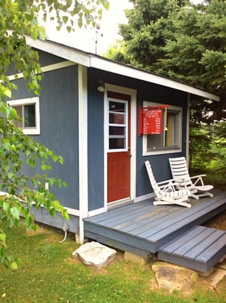 באנקי עם מיטה זוגית ומיטת קומתיים (מושלמת לילדים!)