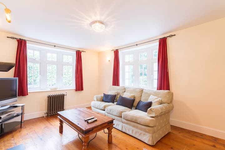 Holiday Home Of The Month! Finchley, Sleeps 5 - London