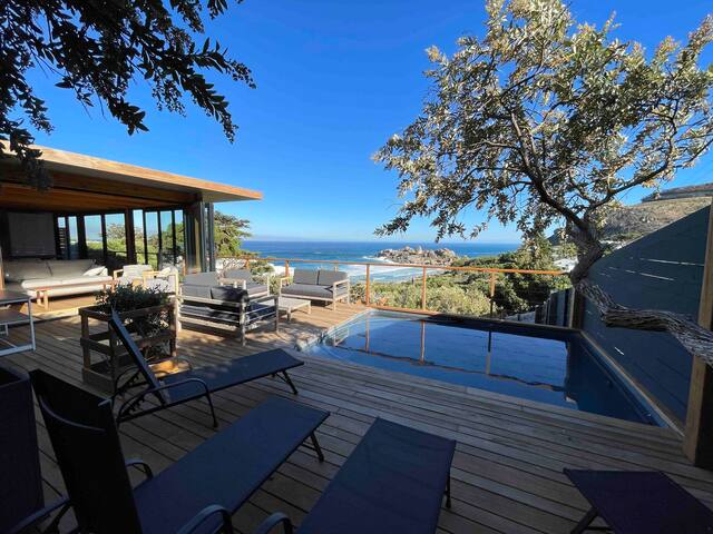 Barefoot Luxury Llandudno Beach Villa gallery image 2