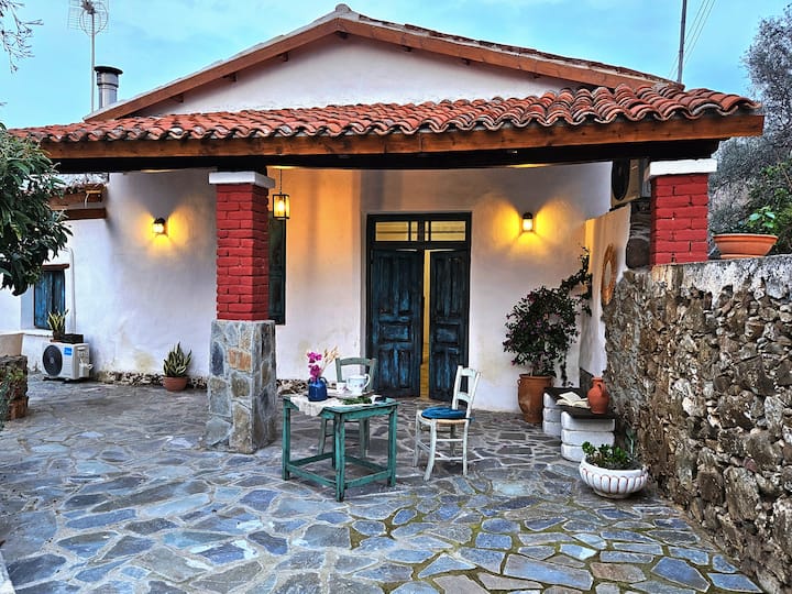 Traditional Adobe House With Fireplace And Garden! - Галата