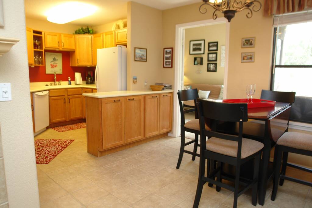 Dining & Kitchen