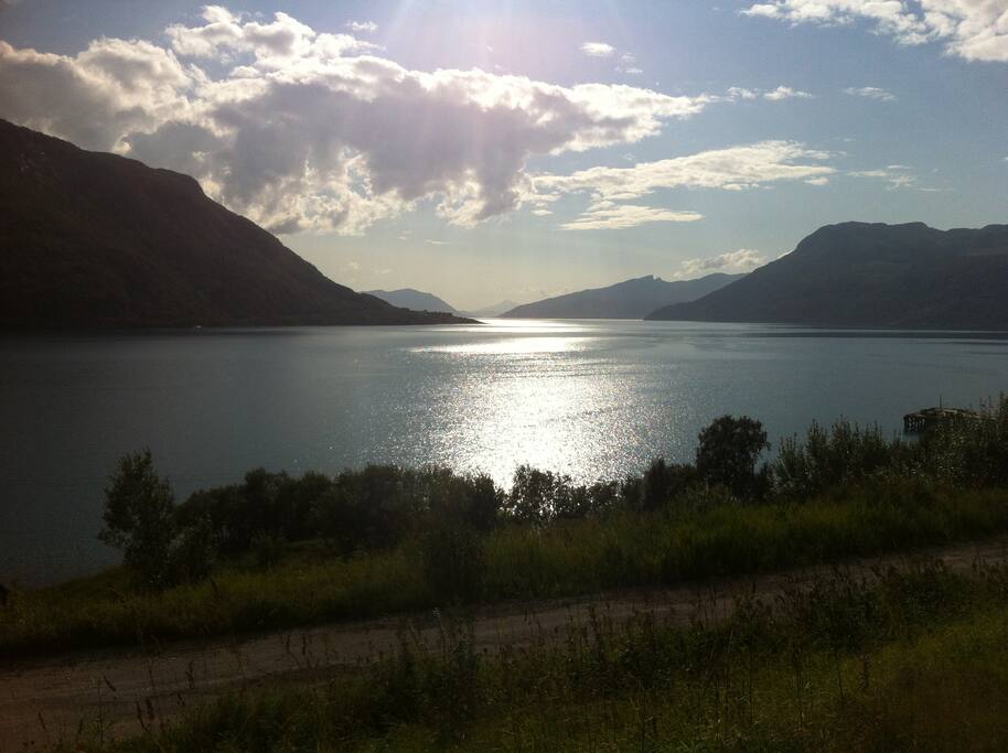 Scenic location at the intersection of three fjords