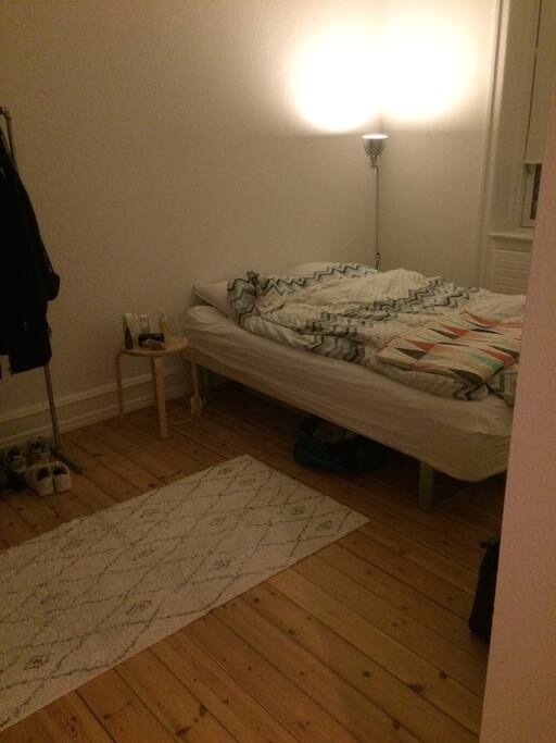 Bedroom with 1 1/2 size bed