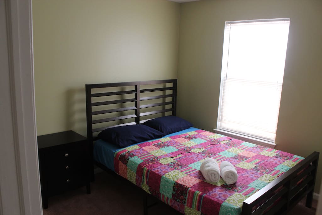 2nd Queen Bed room for 2 adults