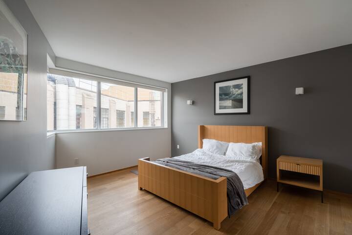 Designer Penthouse gallery image 4