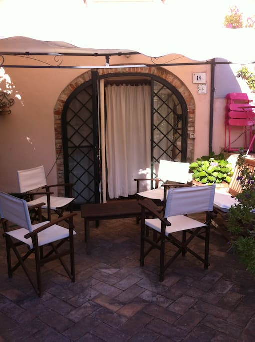 here you may have a relaxing time (and a drink) in the morning or after a full day at the beach