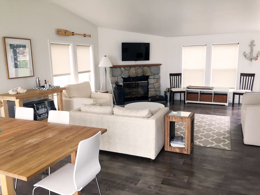 Living/Dining Room