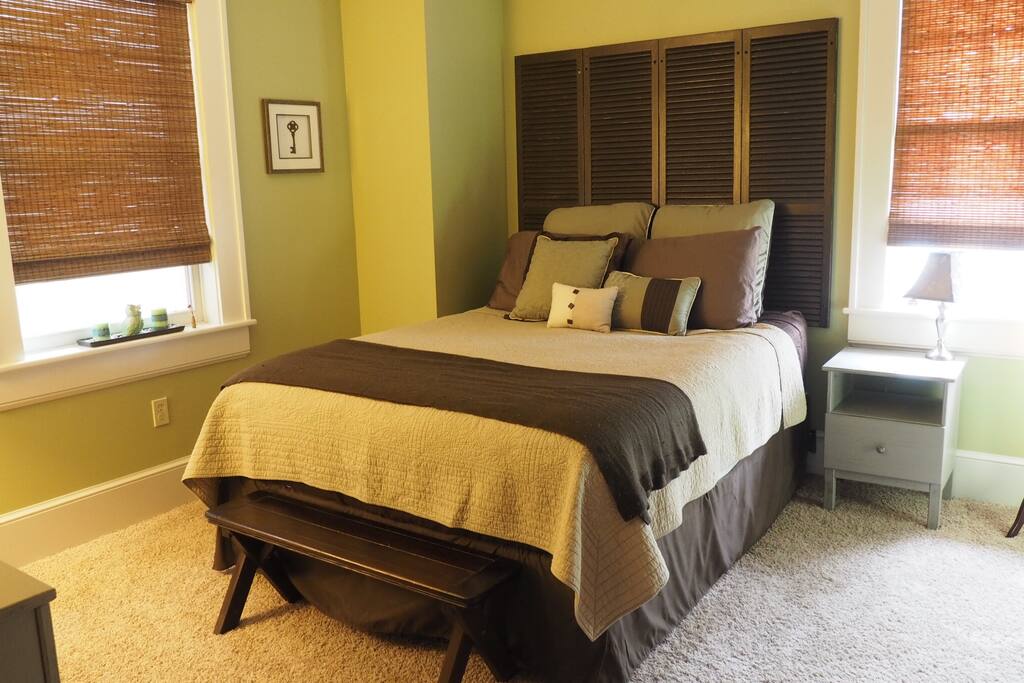 Master bedroom with queen sized bed.