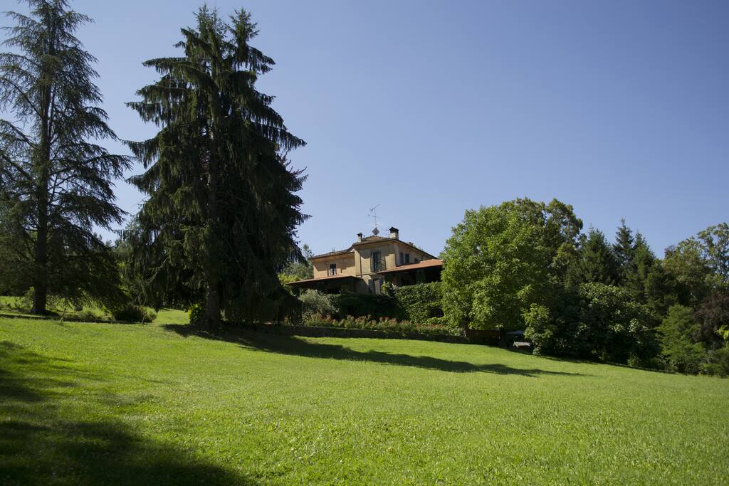 La villa immersa in 6000 mq di parco privato