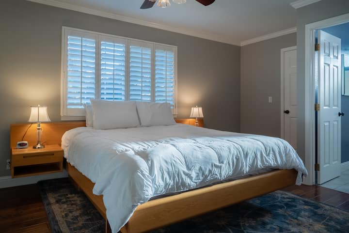 California King Platform Bed in Master Bedroom with En Suite Bathroom