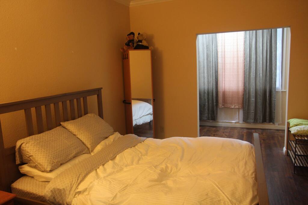 bedroom with a Queen size bed