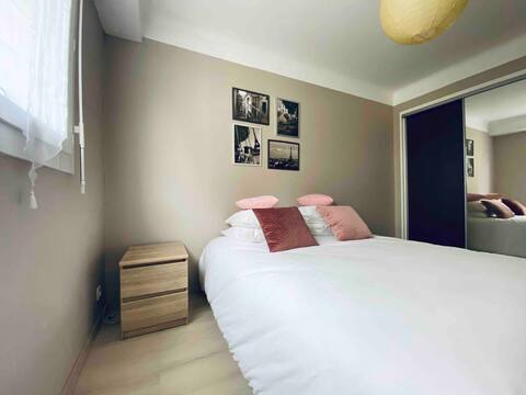 🏡T2 Billere 2 to 4 people Park and Parking 🌳View 🚘