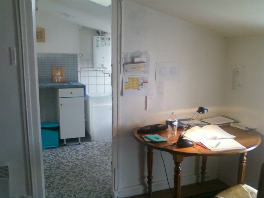 Salon, vue sur cuisine