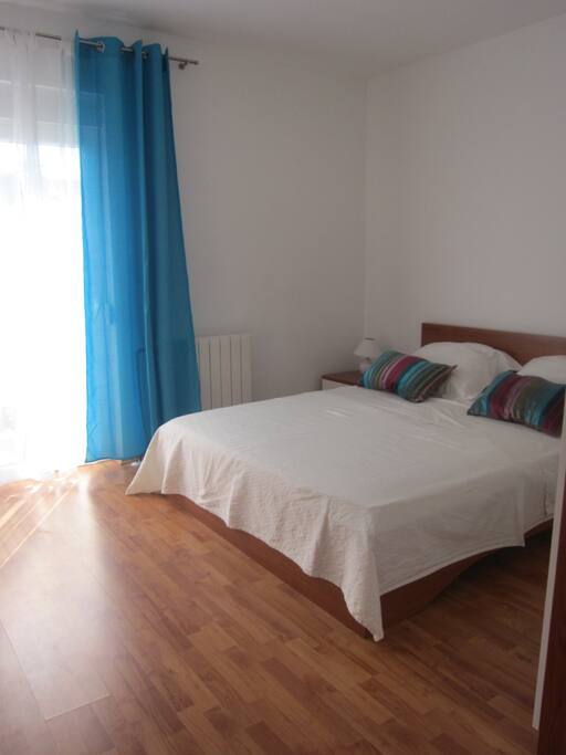 Schlafzimmer 1
