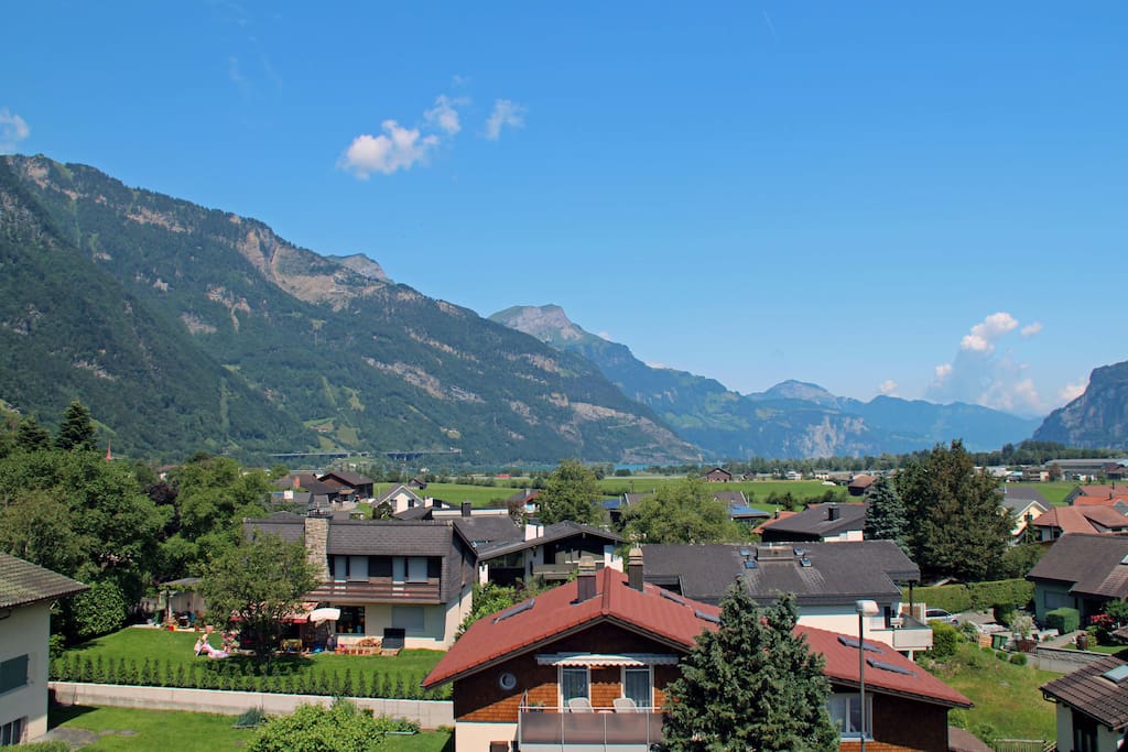 Blick vom Balkon Richtung See
Sommer