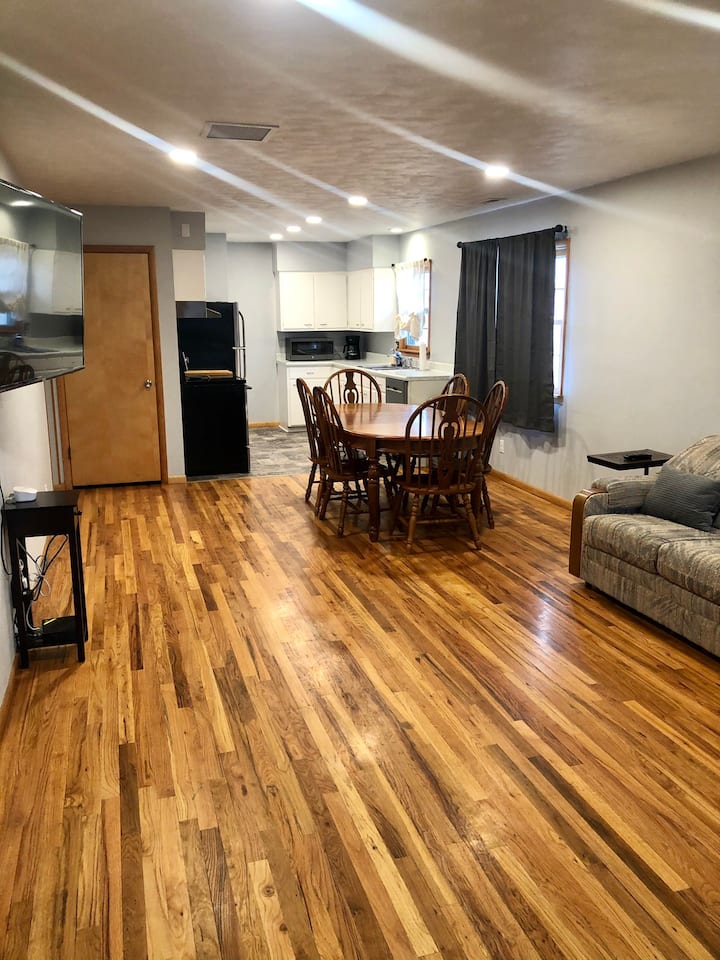 Central Rapid Hideaways, Spacious Clean And Quiet! - Rapid City, SD