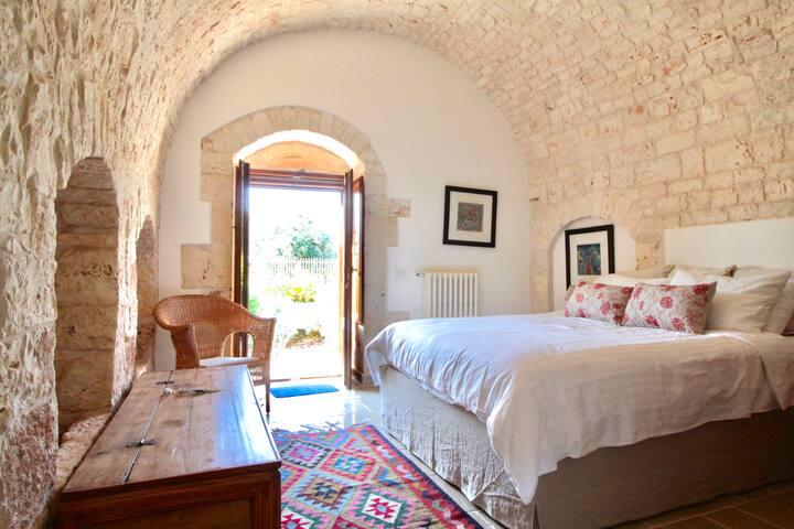 Beautiful masseria near Castellana gallery image 3