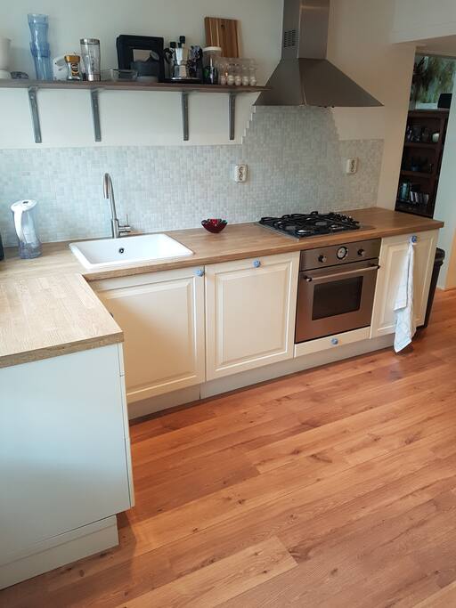 Kitchen/entrance