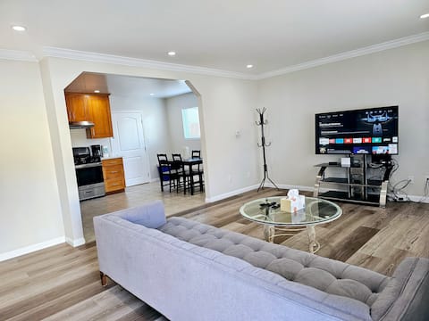 15A-Modern & Cheerful Comfy 3B2B Front Unit