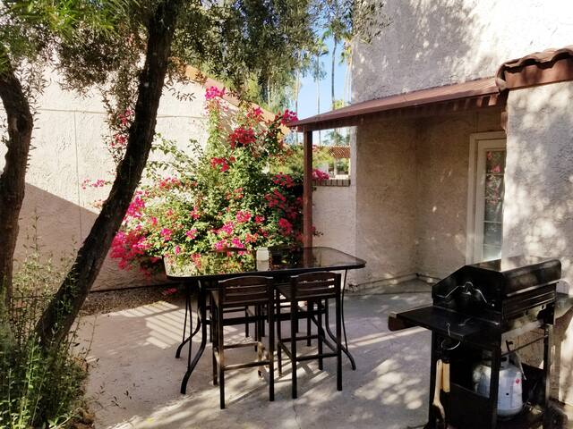 2 Bd/2 Bth near Airport, ASU, Cubs Field, 101 Fwy!
