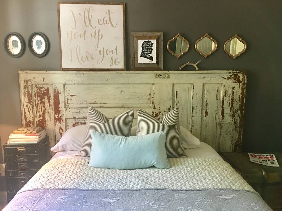Queen bed with Beautyrest mattress