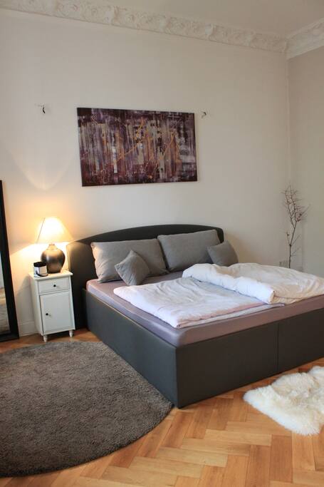 Your beautiful private room with comfy kingsize bed