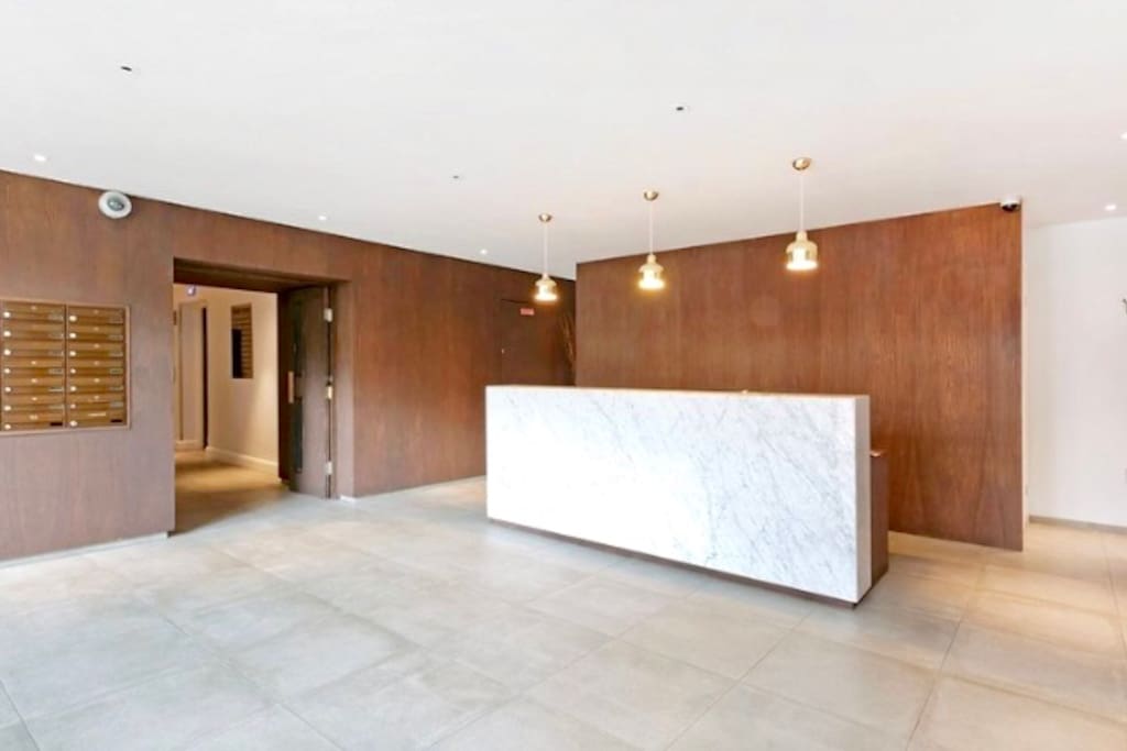Reception/Concierge