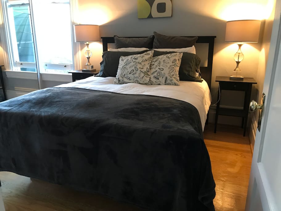 Bedroom with Queen Bed