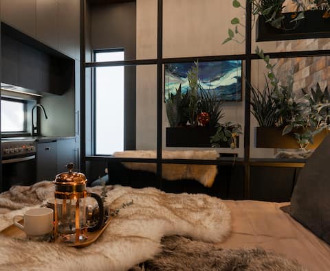 Top performing Airbnb: One of a Kind, Luxury Boutique Stay in London