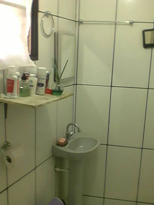 BANHEIRO DA CASA.
