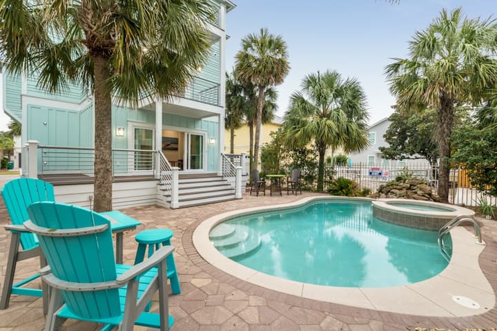 Custom Beach home w private pool & carriage house - Houses for Rent in