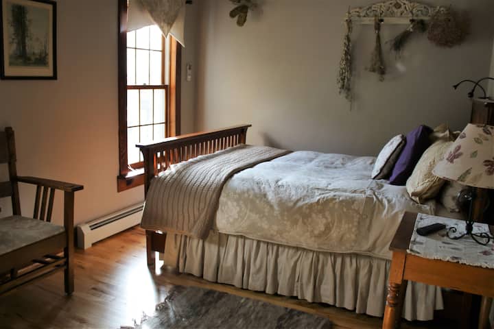 Botanical Dreams Queen bedroom with private bath