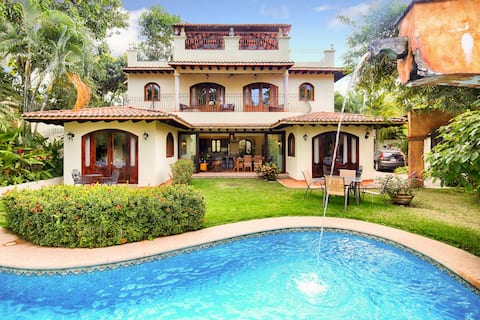 Top Airbnb: Stunning Famous Villa~Best Location~Steps to Beach in Nayarit