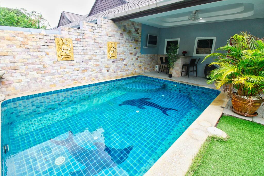Pool, BBQ, garden
